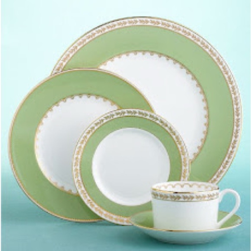Wedgewood Martha Stewart Garland Moss 5 Piece place setting